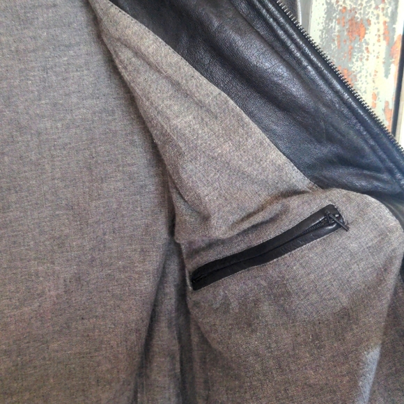 Danier Men's XL leather motorcycle jacket - Picture 4 of 14